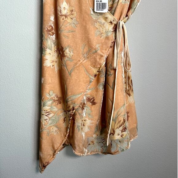 NWT Forever 21 Contemporary Pink Floral Wrap Short Mini Dress Size Small - Picture 5 of 9